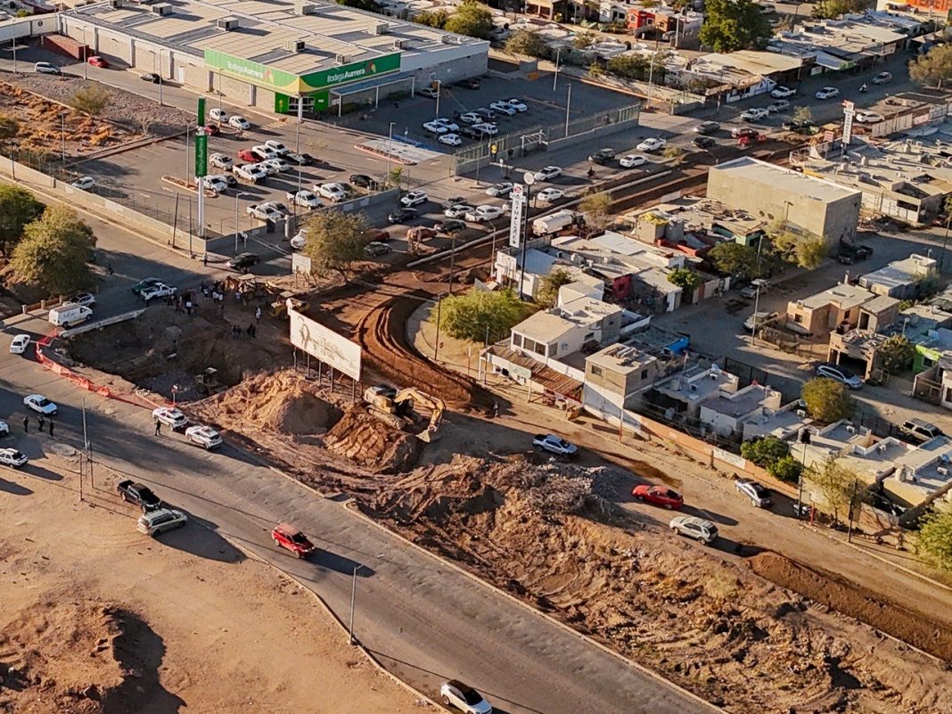 Verifica Toño Astiazarán avances en trabajos de rehabilitación en puente del bulevar Agustín Zamora