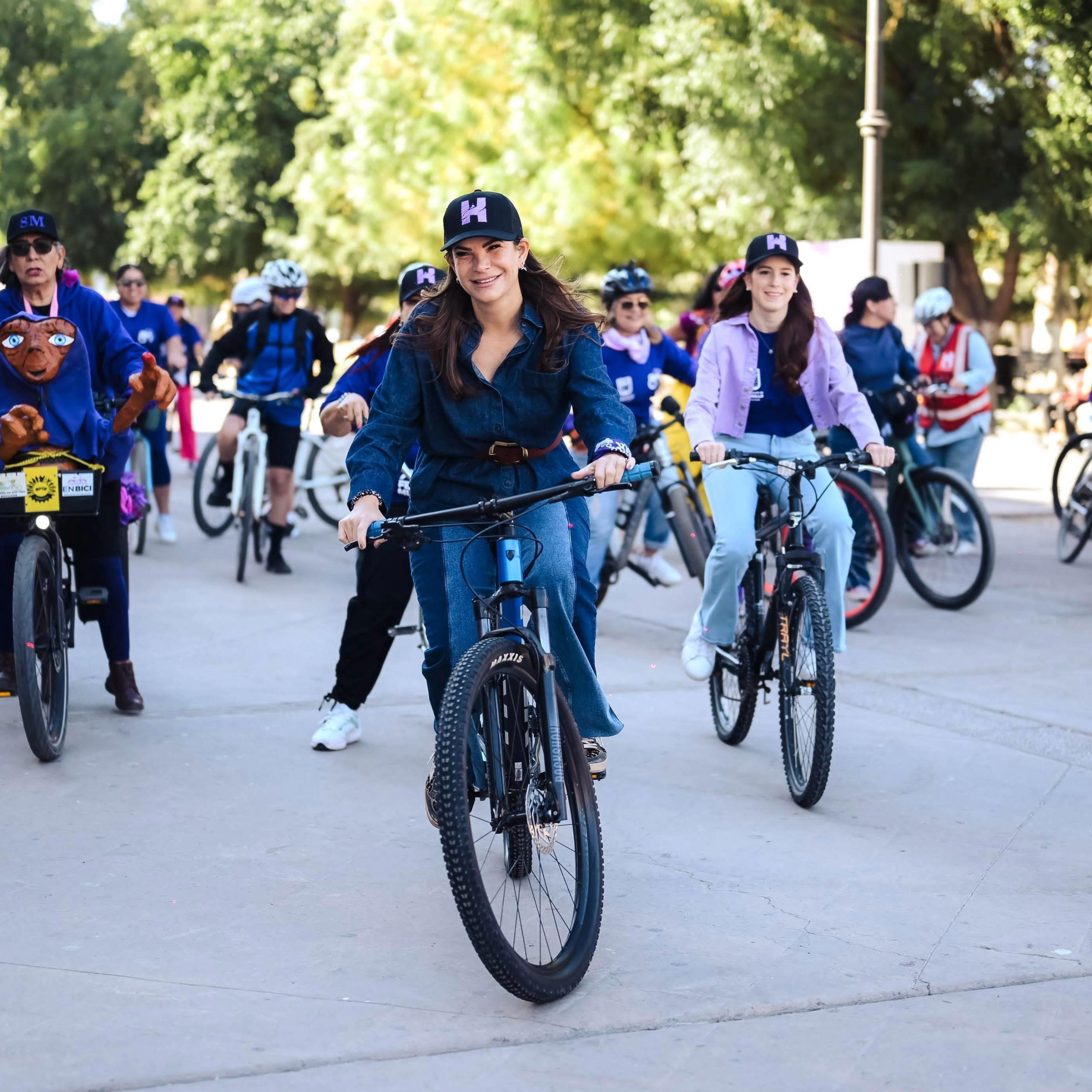 Participa Patty Ruibal en la “Rodada por las Mujeres” en Hermosillo