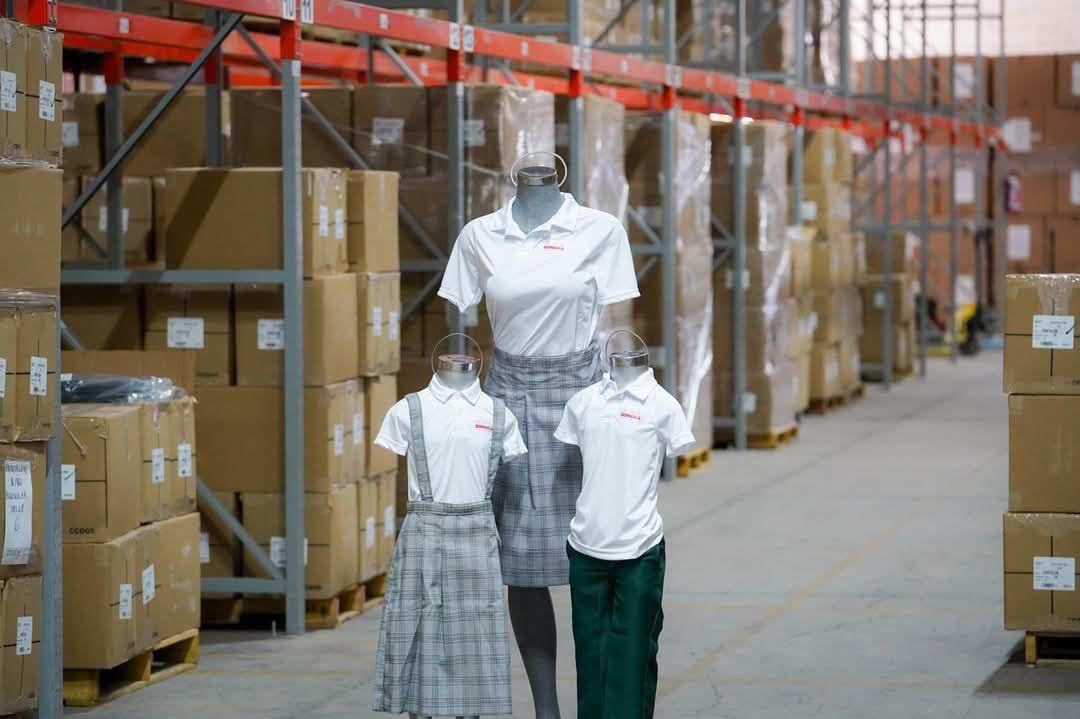 Gobernador Durazo inicia entrega de uniformes gratuitos a partir del 20 de mayo