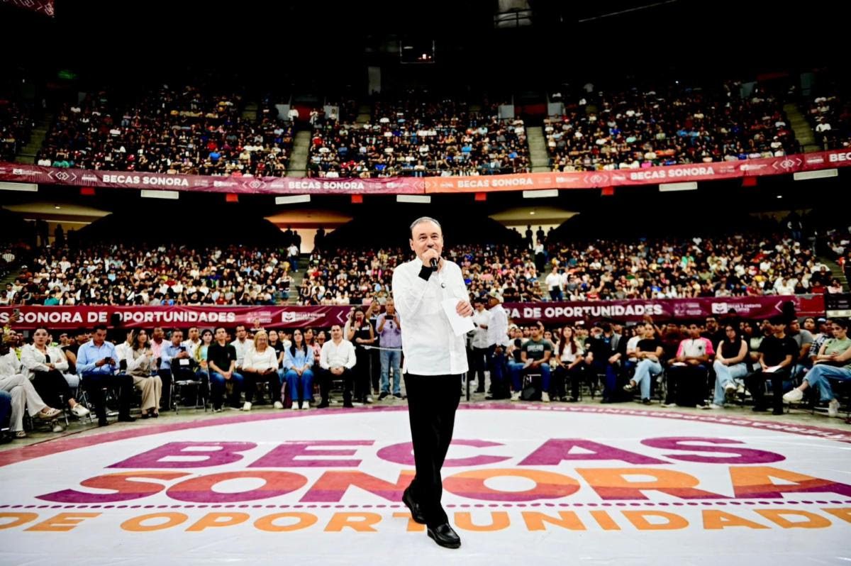 Gobernador Durazo cumple al beneficiar a más de 10 mil universitarios con becas académicas