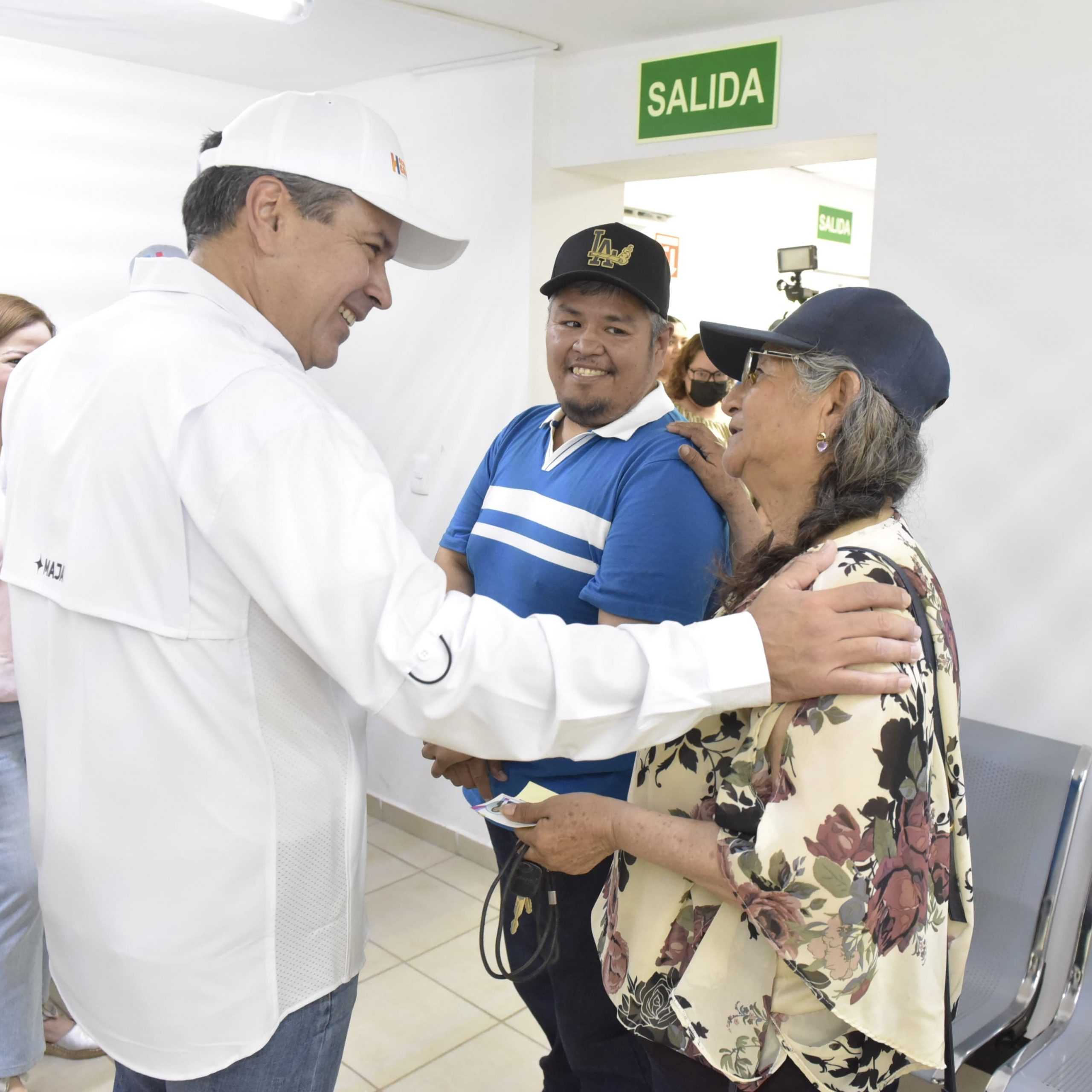 Beneficia Toño Astiazarán a familias del poblado con Mega Jornada de Salud y descacharre