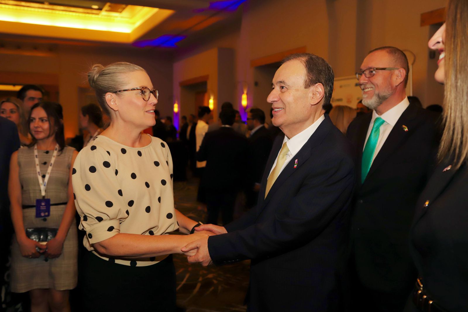 Para los de a Pie. Por: LAP Luis Fernando Oropeza// Fin de la intriga, Alfonso Durazo pisa suelo gabacho