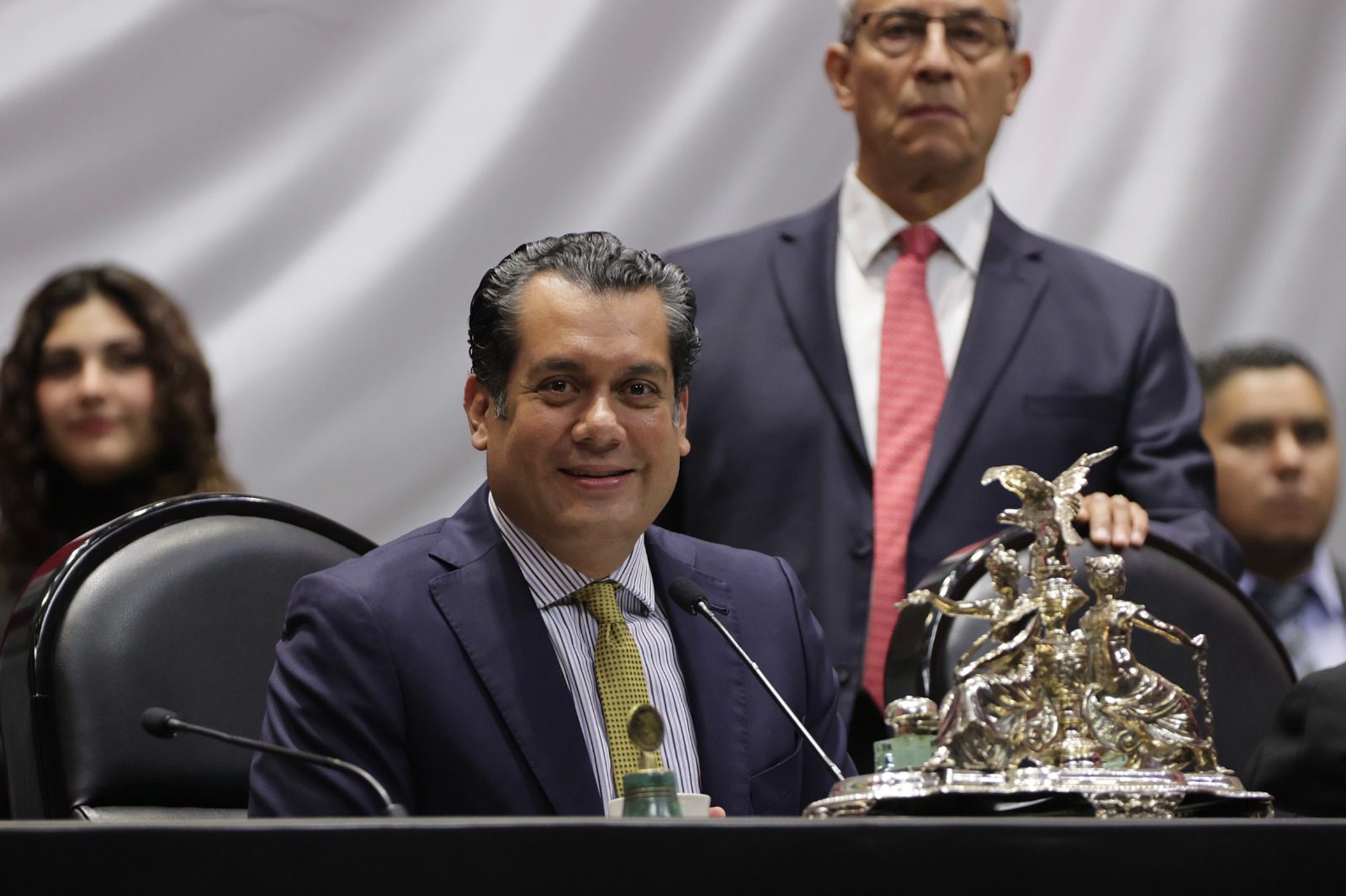 Diputado Gutiérrez Luna informa de la recepción de minuta para proteger sistema financiero y combatir delincuencia organizada