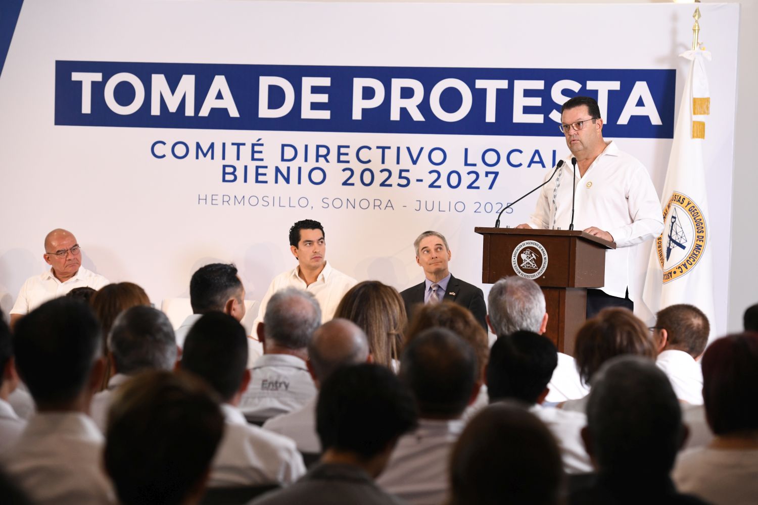 Asume Roberto Sitten Ayala presidencia de la AIMMGM Distrito Sonora