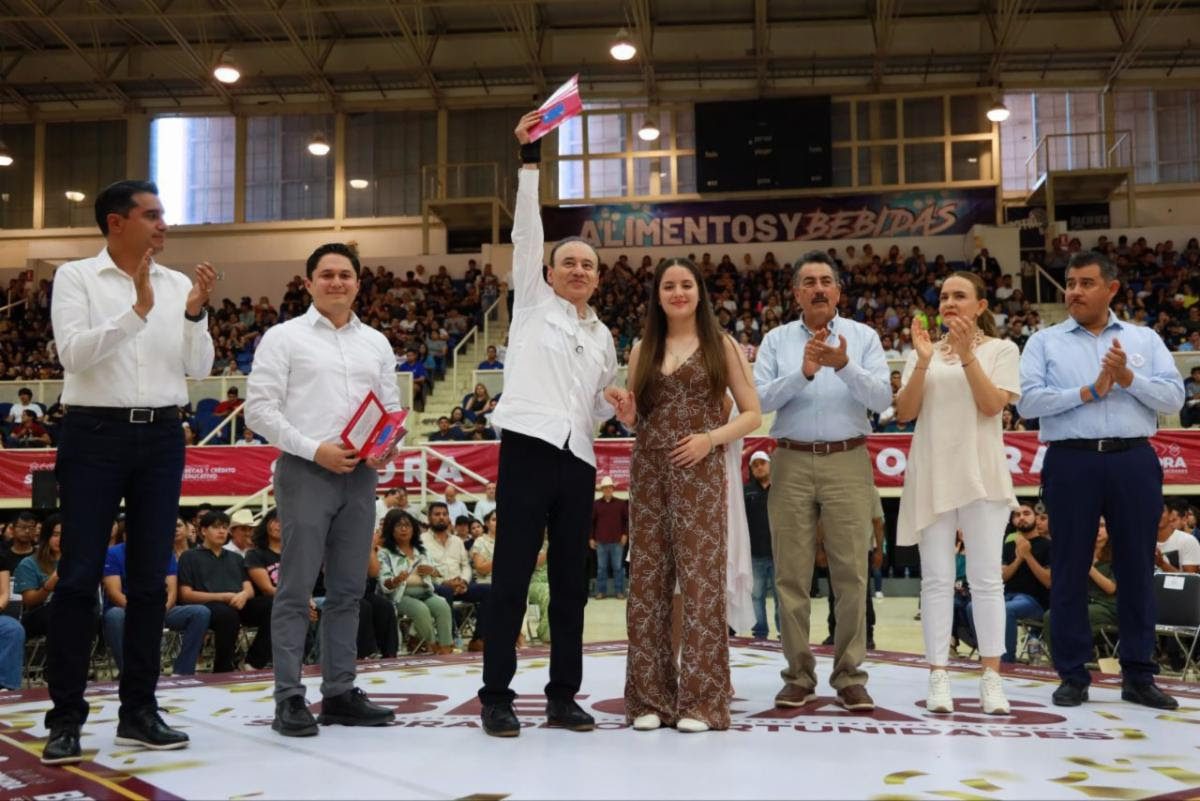 Gobernador Durazo beneficia a más de cinco mil estudiantes cajemenses con Becas Sonora de Oportunidades