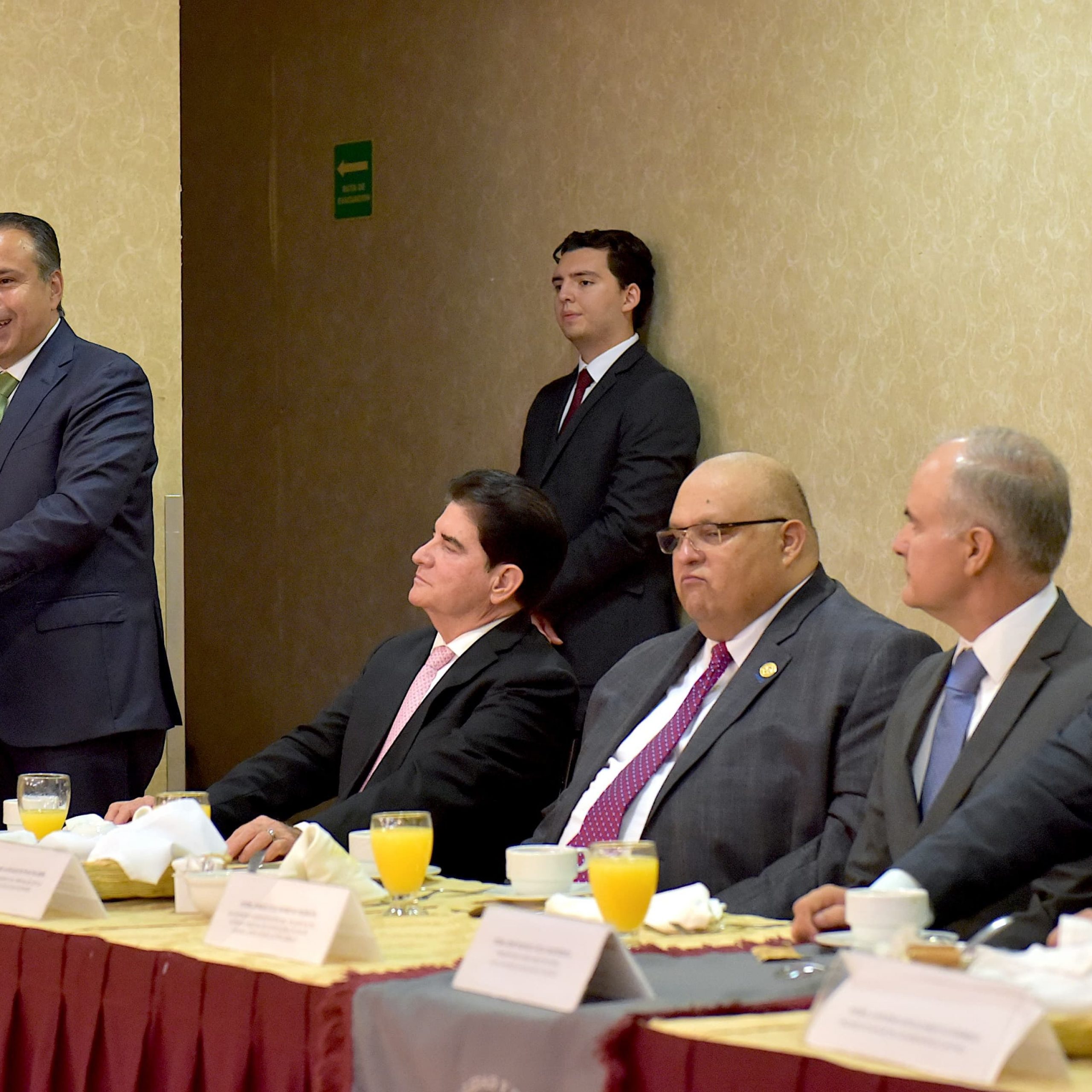 Necesaria la colaboración permanente de todos los niveles de gobierno para construir la paz: Toño Astiazarán