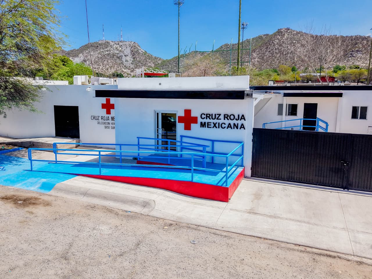 Entrega Toño Astiazarán rehabilitación de Cruz Roja base Sur con presupuesto CRECES