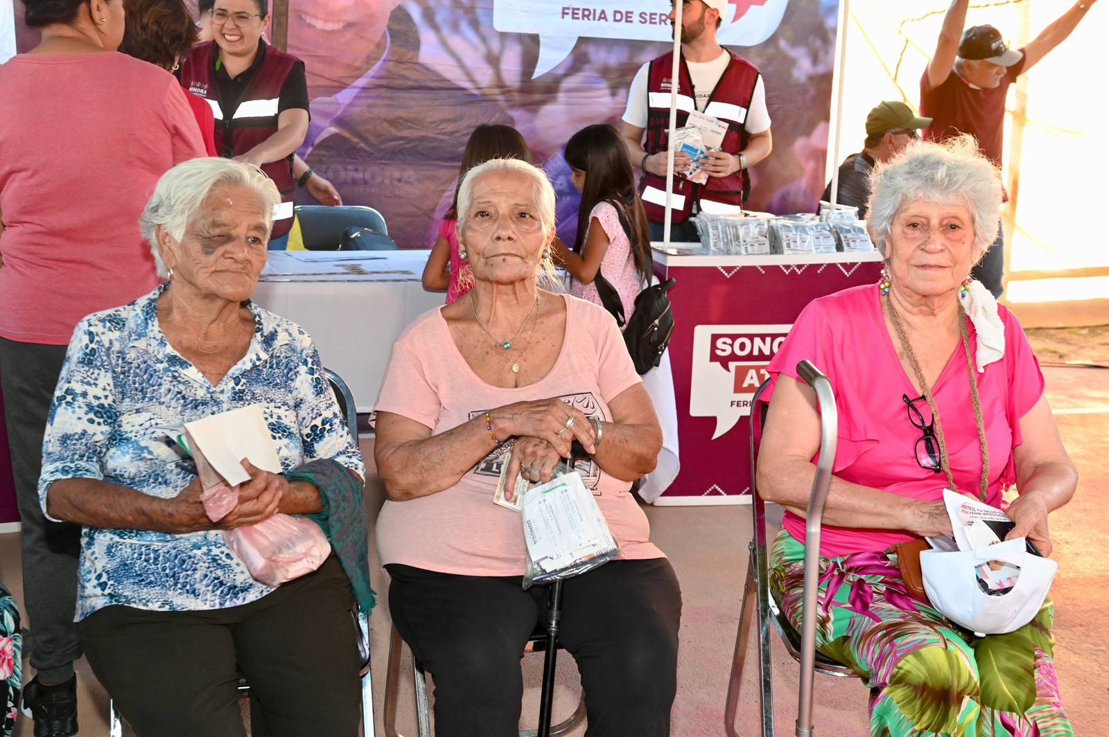 Con “Sonora Atiende” Gobernador Durazo lleva servicios gratuitos a la colonia Las Amapolas