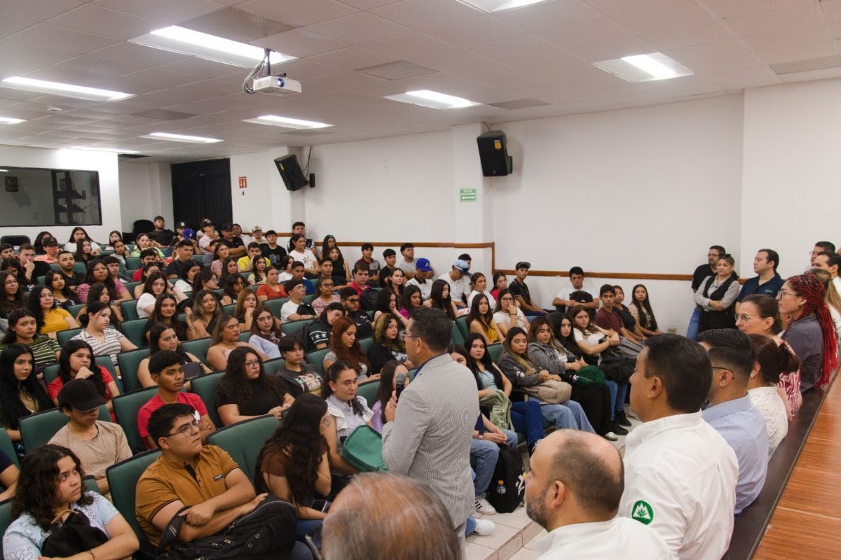 Fortalece Gobierno de Sonora formación profesional de estudiantes en empresas internacionales: Unisierra