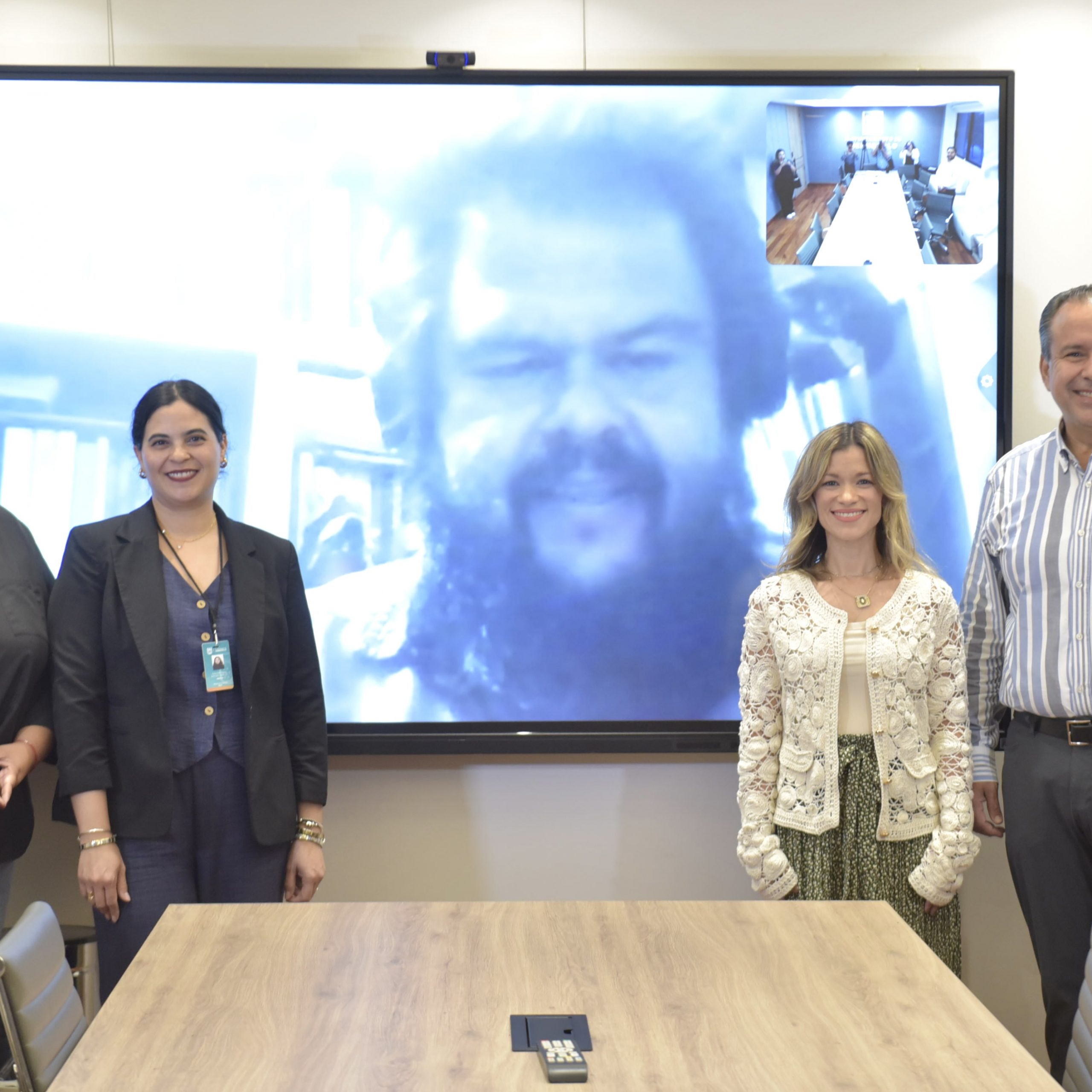 Entrega Toño Astiazarán Premio Nacional           de Poesía Alonso Vidal
