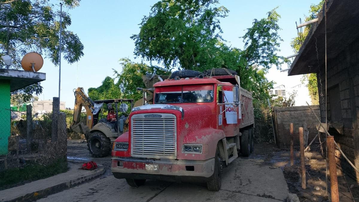 Envía Gobierno de Sonora 23 toneladas de apoyo a afectados por huracanes