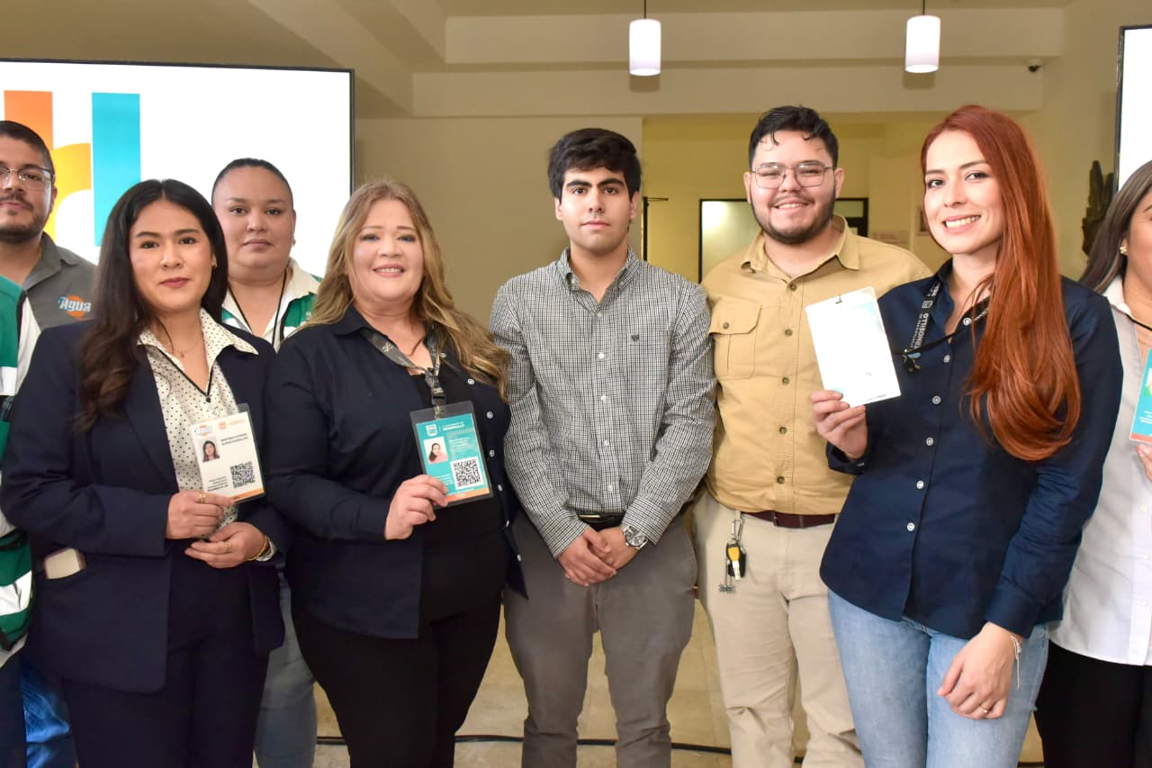 Crean estudiantes del Tec de Monterrey credencial con QR para servidores municipales