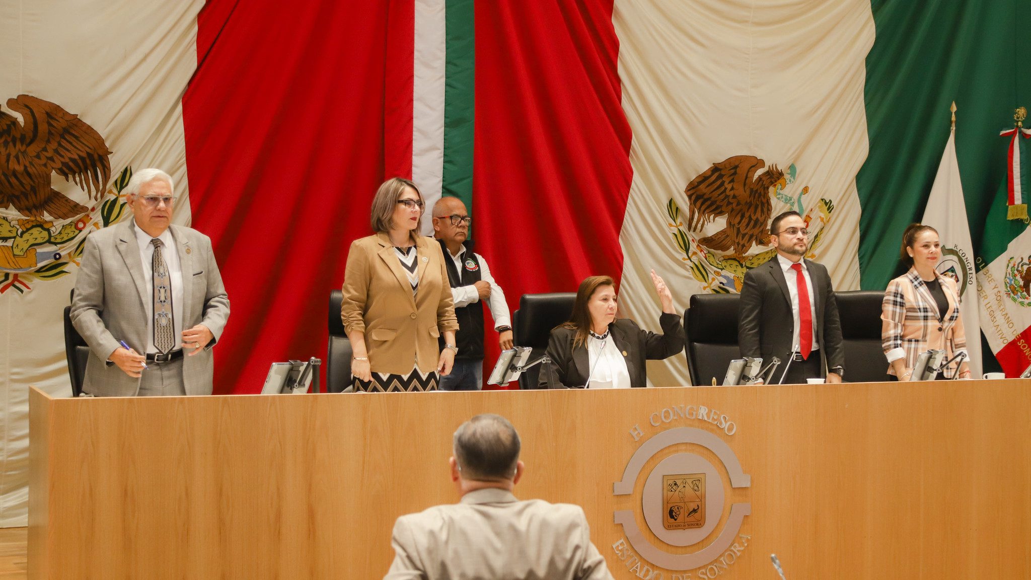 Avala Congreso del Estado crédito para inversión pública y reestructurar deuda de paraestatales