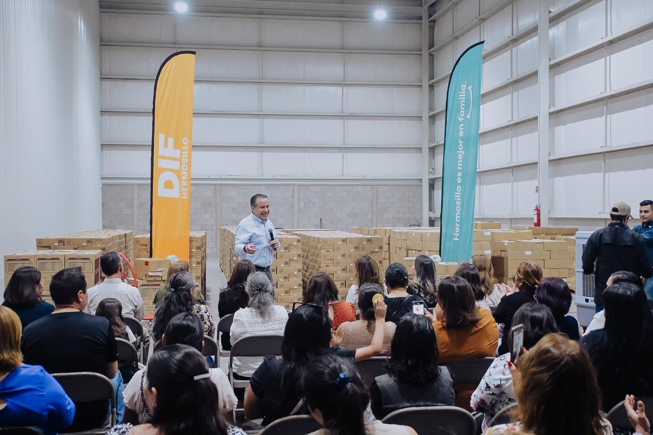 Apoya Toño Astiazarán distribución de desayunos escolares con nueva bodega en Hermosillo