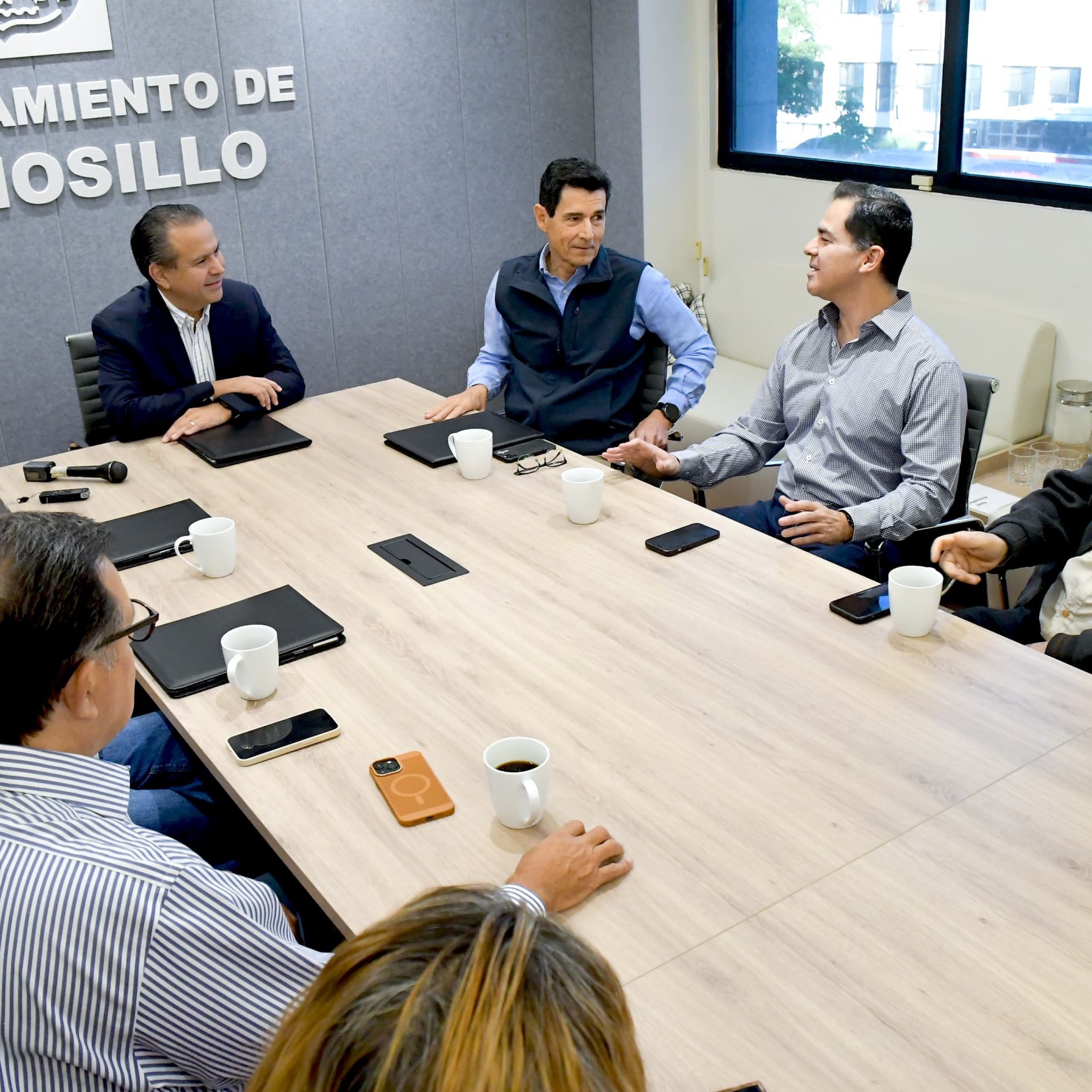 Firma convenio Toño Astiazarán con Canadevi, apoya vivienda digna y sustentable