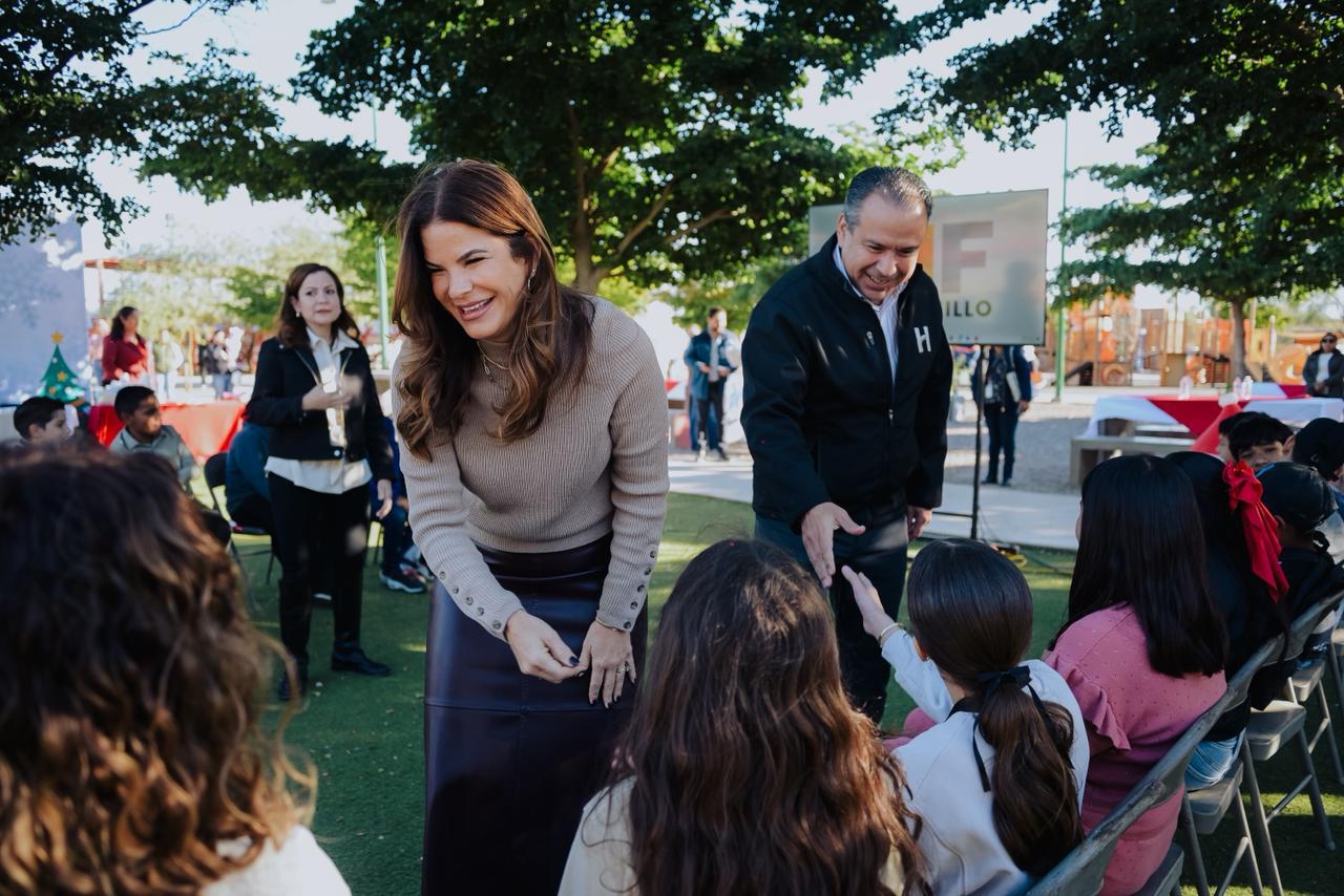 Alaban Toño Astiazarán y Patty Ruibal campaña sobre cuidado de agua del Cabildo Infantil