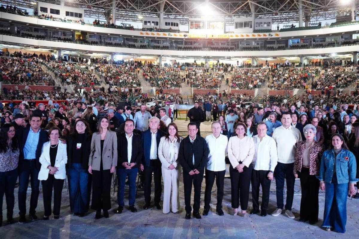 Reconoce Gobernador entrega de trabajadores durante el XLIII Festejo del Servidor Público