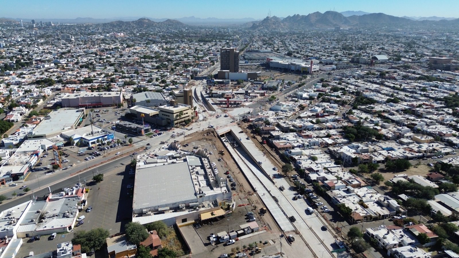 Lleva 90% de avance el desnivel de Colosio y Solidaridad: Toño Astiazarán