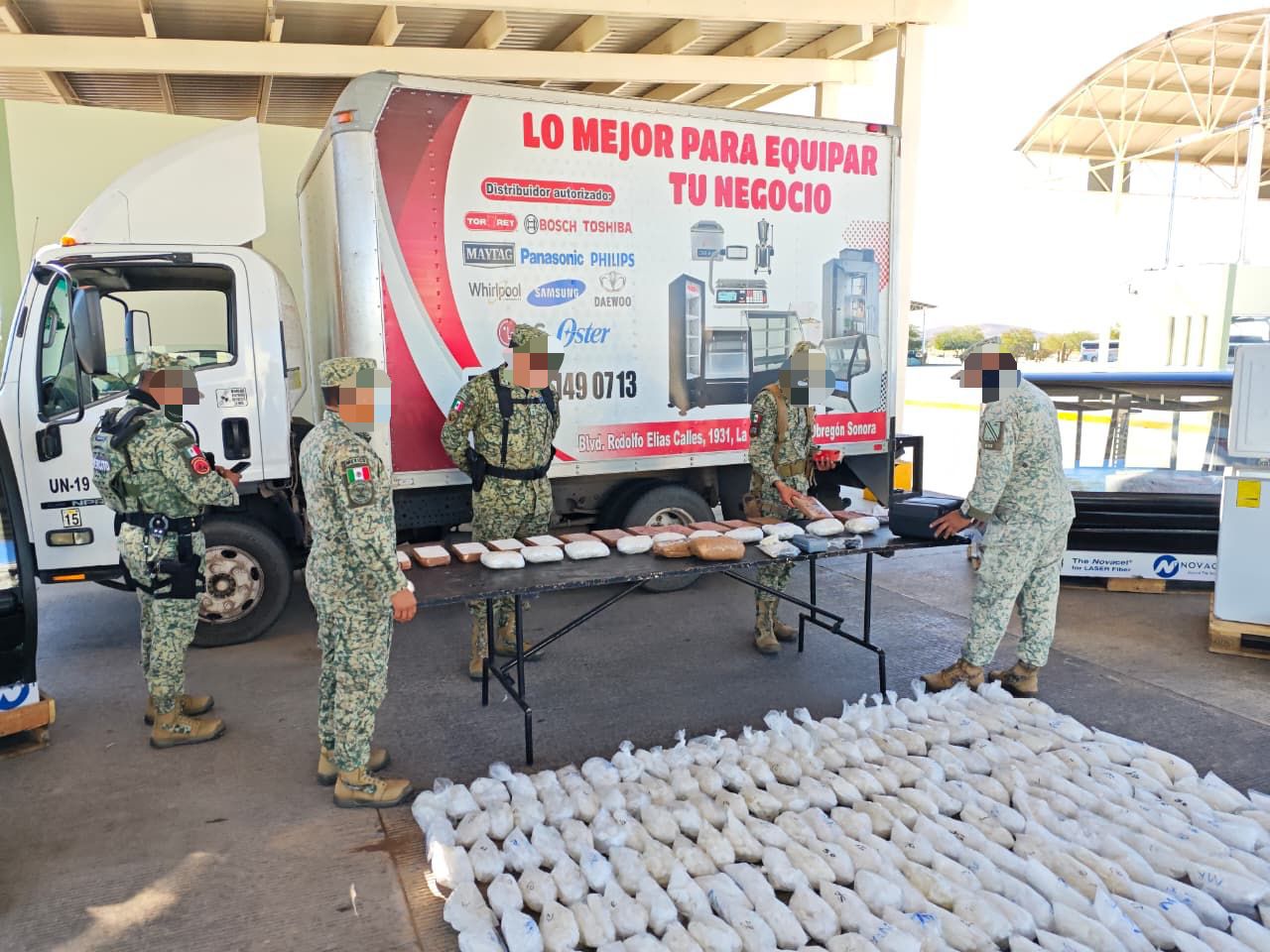 Decomisa Ejército más de 300 kilos de droga en puesto de inspección de Querobabi