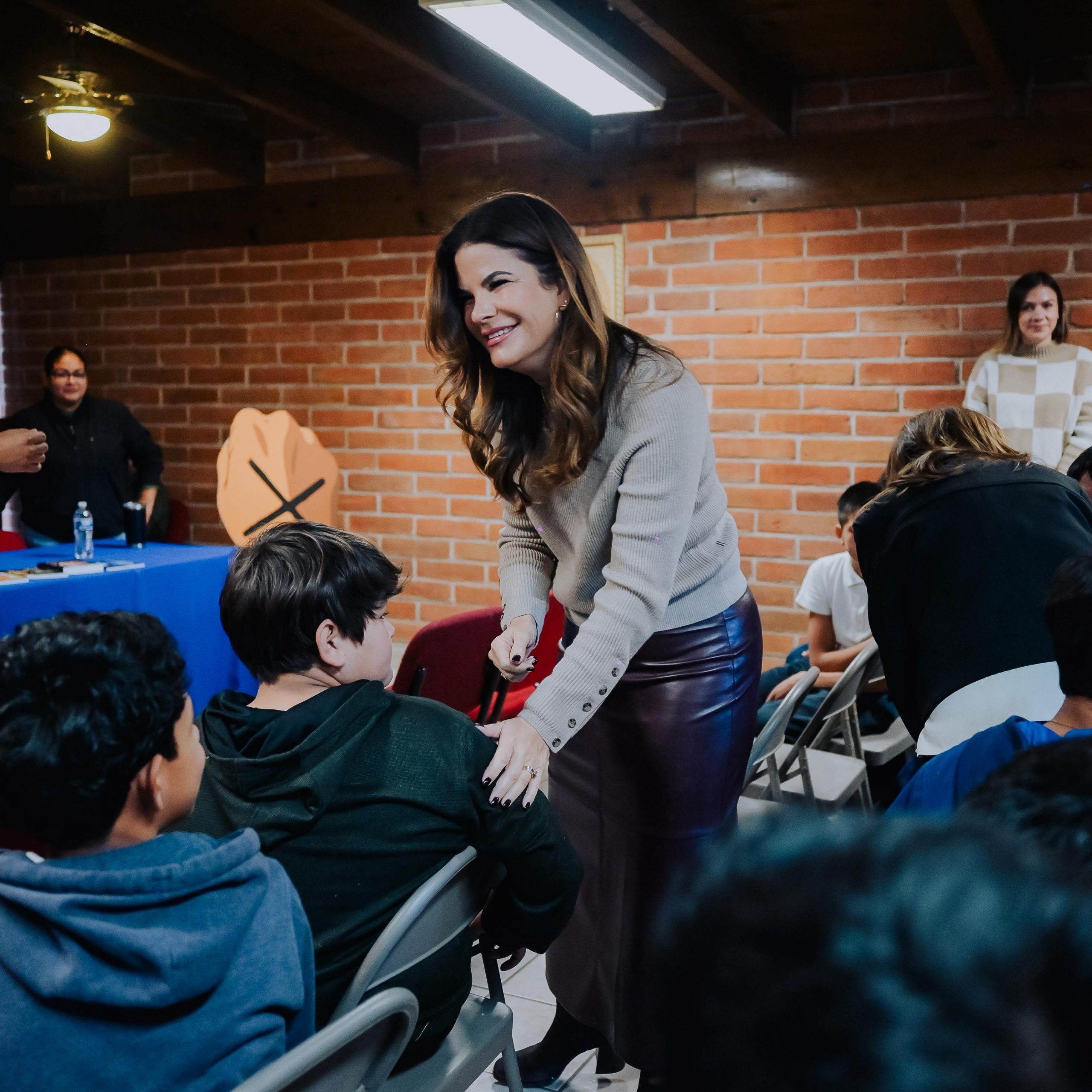 Firma Patty Ruibal convenio para llevar el programa “Advertencia” al Instituto Kino