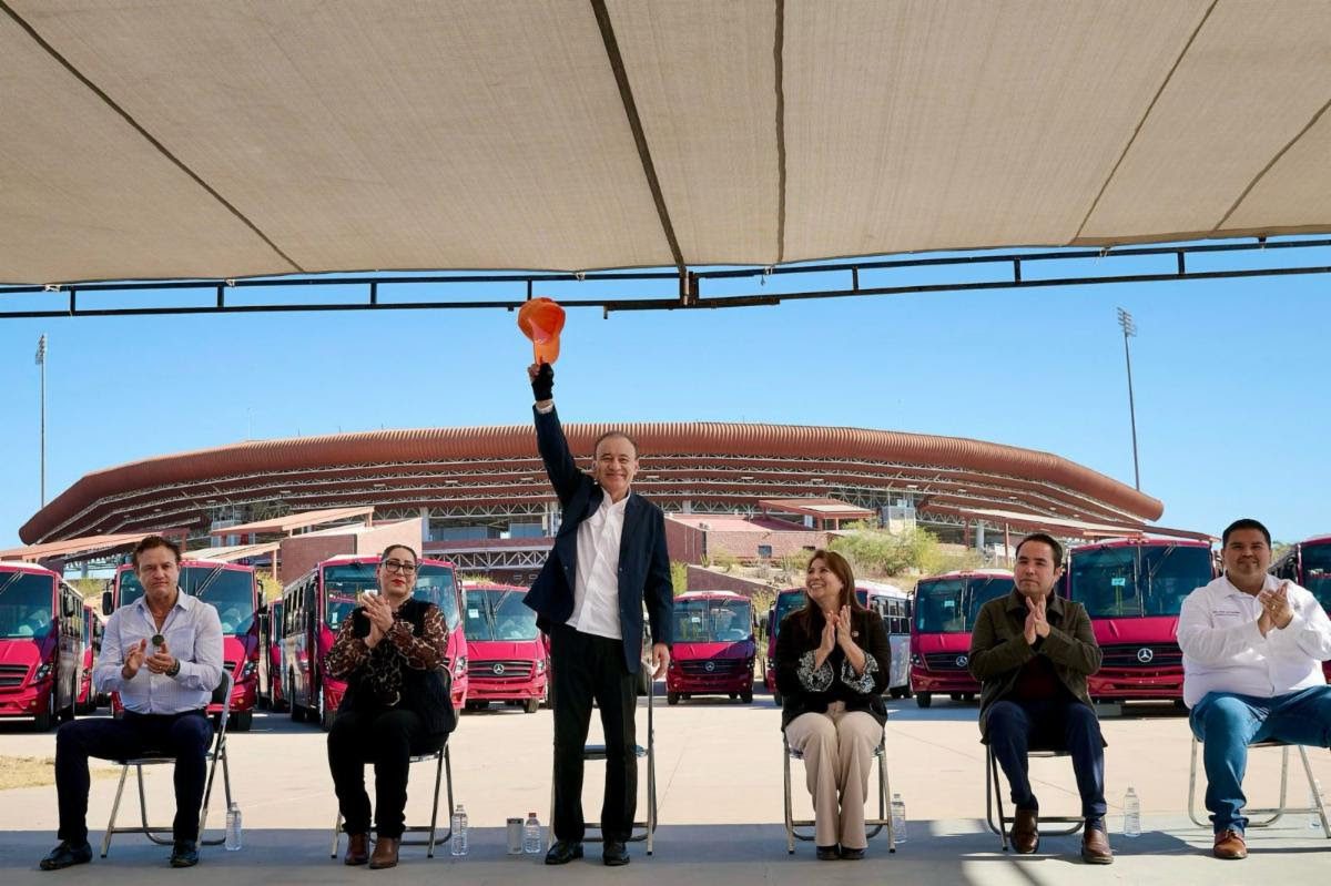 Gobernador Durazo entrega unidades para un transporte público más seguro y moderno, sin aumento a tarifas