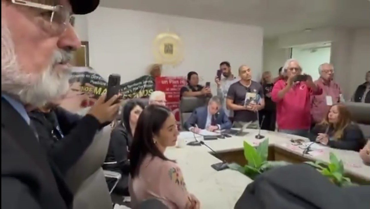 Para los de a Pie. Por: LAP Luis Fernando Oropeza// De la protesta legítima al acecho de intereses oscuros