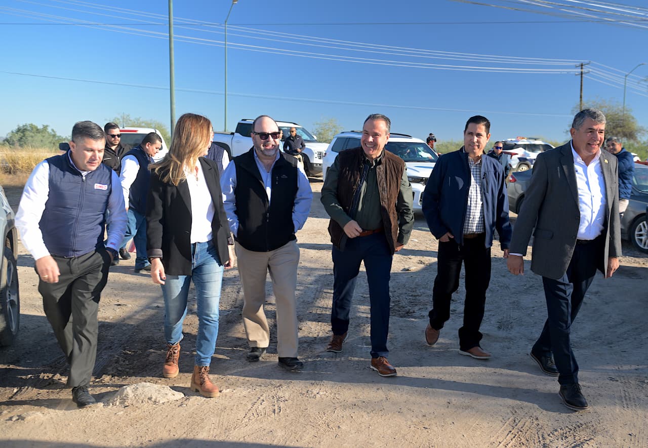 Unen esfuerzos Toño Astiazarán y empresarios, rehabilitarán calle de las Galaxias en Parque Industrial