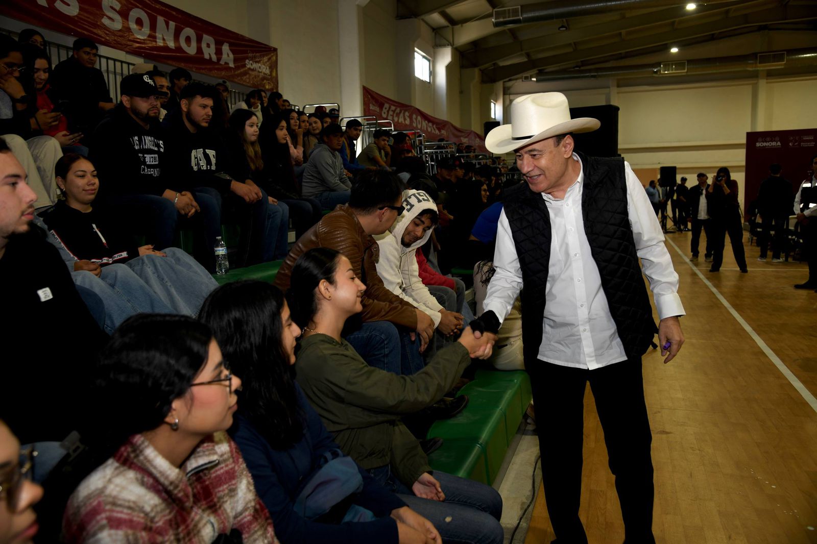 Anuncia Gobernador Durazo convocatoria de becas Sonora de Oportunidades