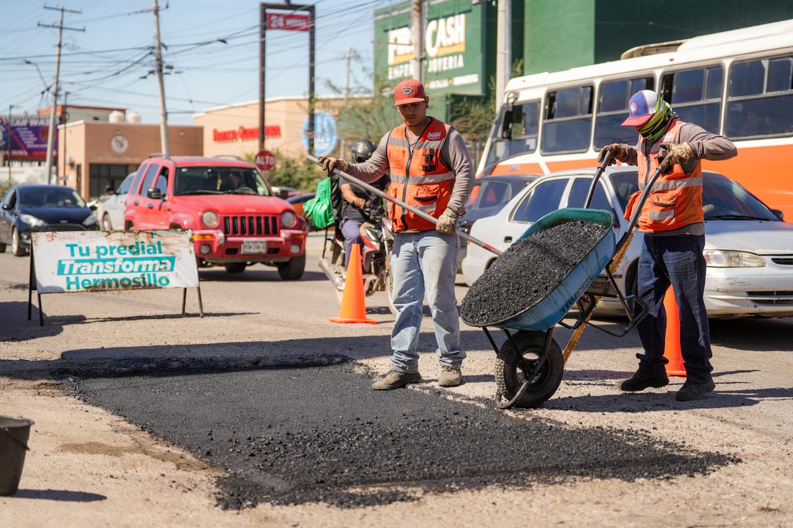 Trabaja Ayuntamiento de Hermosillo en obras de rehabilitación en 14 vialidades