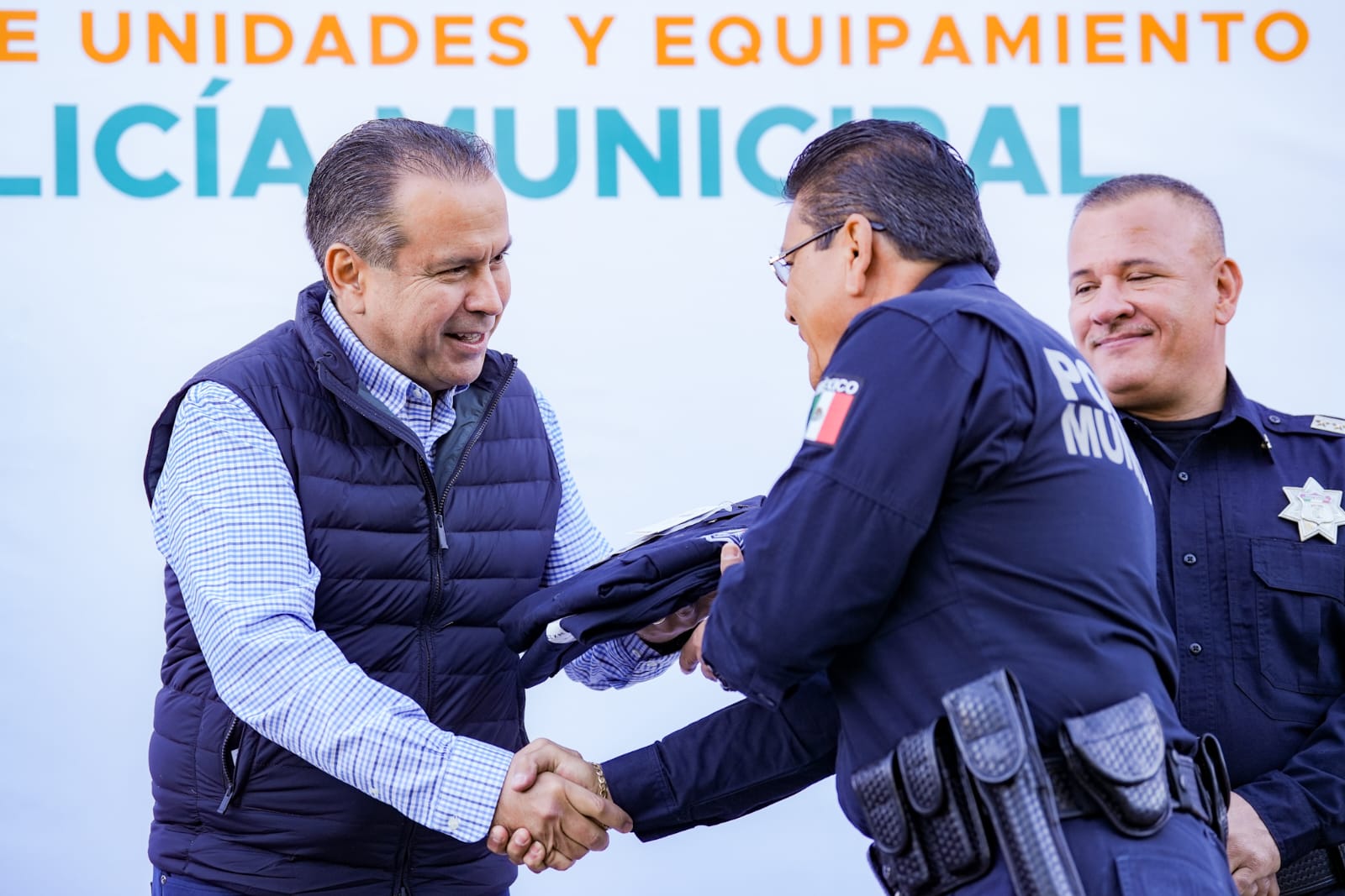 Refuerza Toño Astiazarán a policías municipales con más equipamiento