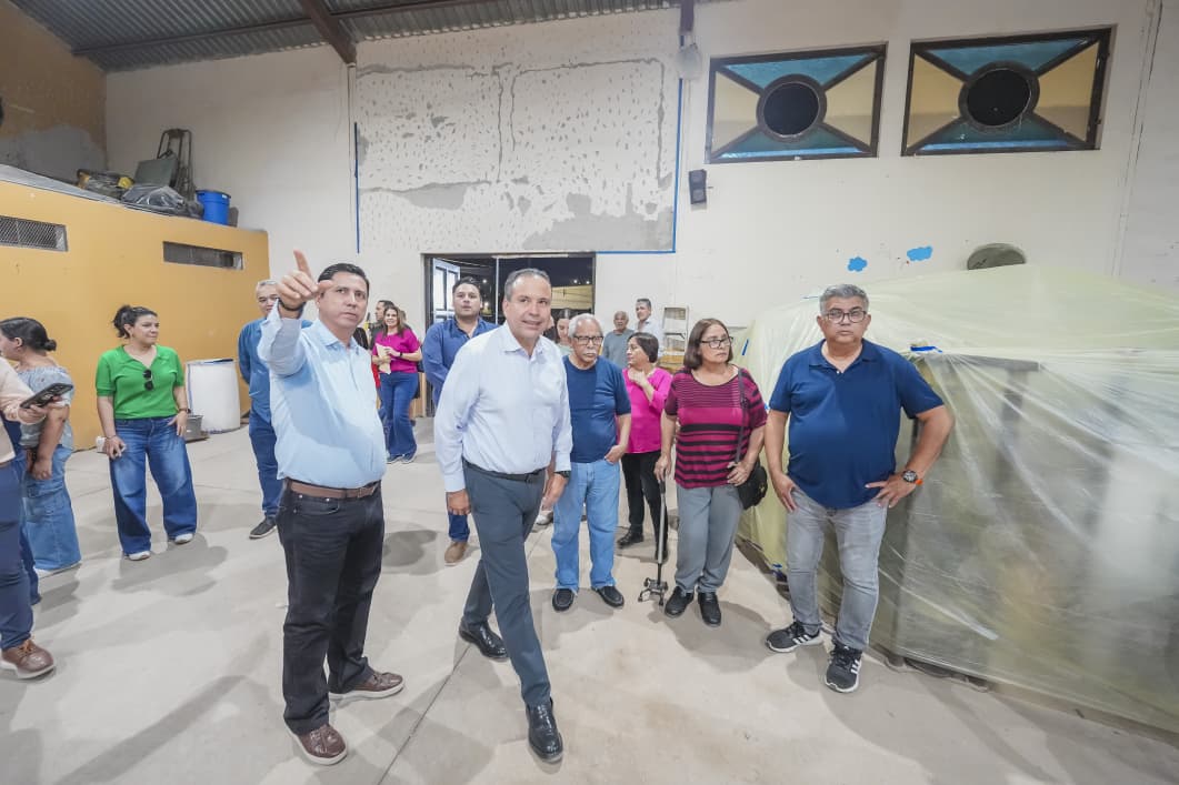 Recorre Toño Astiazarán trabajos de obra ganadora de CRECES en colonia Misioneros