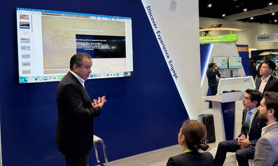 Expone Toño Astiazarán programas de éxito en innovación en Congreso internacional DTech