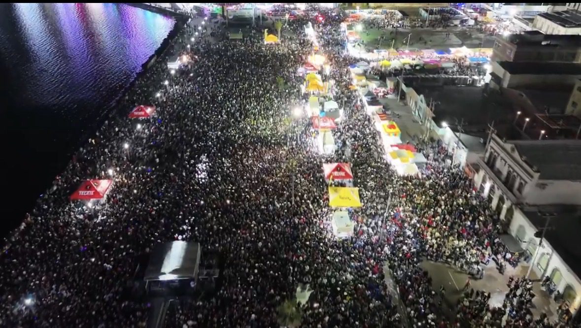 Cafeceando, de Octaviano Rojas G.// Durazo no le afloja; Reconocen a Guaymas; Lamarque no para.