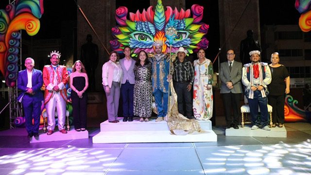 Recibe José Terán corona como rey del Carnaval Guaymas 2026 “El pueblo está de fiesta”