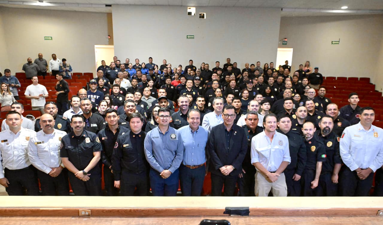 Anuncia Toño Astiazarán construcción de dos estaciones de Bomberos en Foro Internacional
