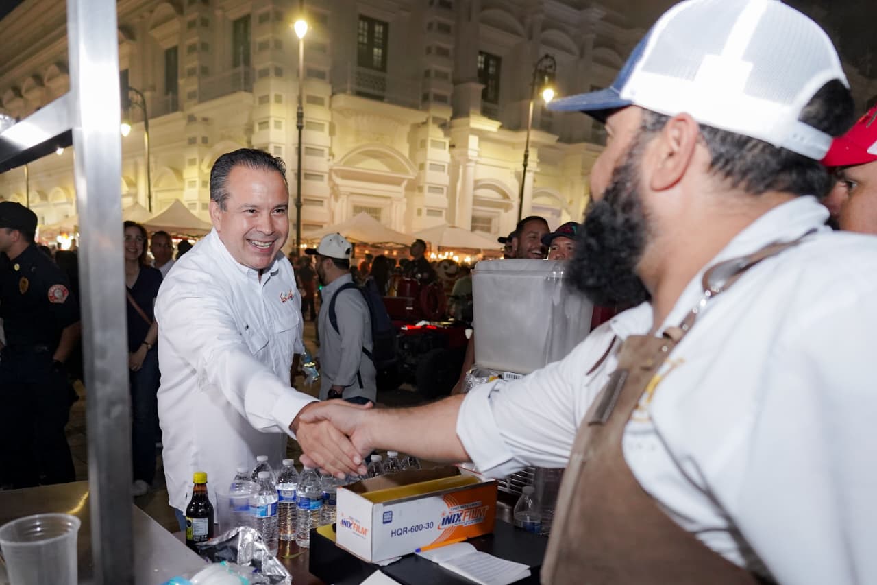 Impulsa Toño Astiazarán en equipo con restauranteros la gastronomía regional de Hermosillo