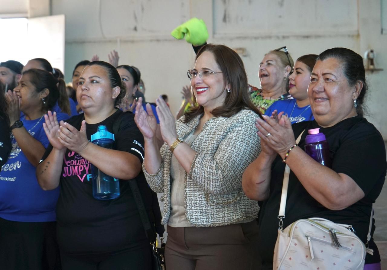 Impulsa alcaldesa Karla Córdova jornada de Zumbatón