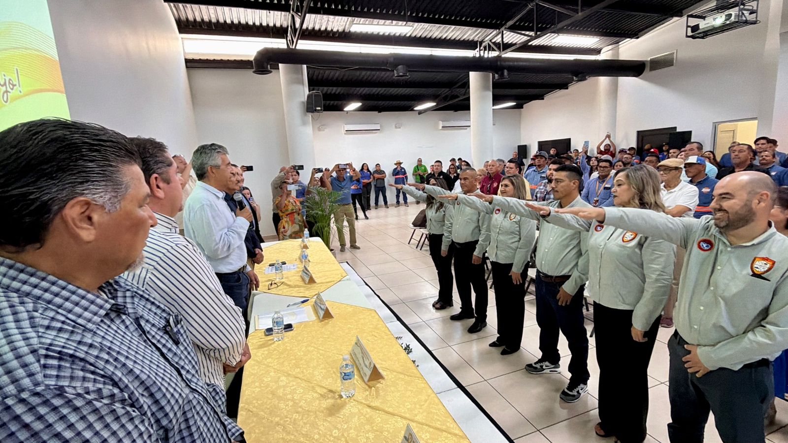 Rinde protesta el Comité Ejecutivo del Sindicato de Trabajadores de AguaH