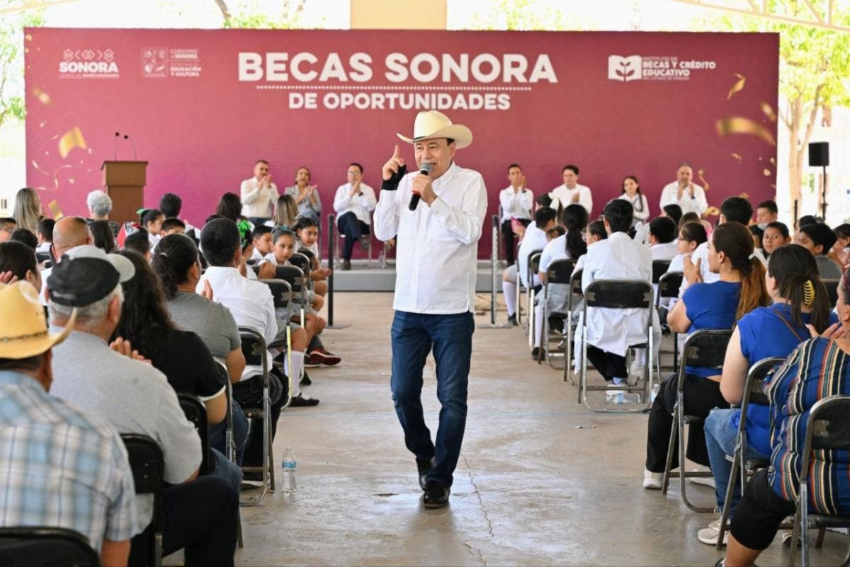 Baja 13% en Sonora deserción escolar con becas de Gobernador Durazo