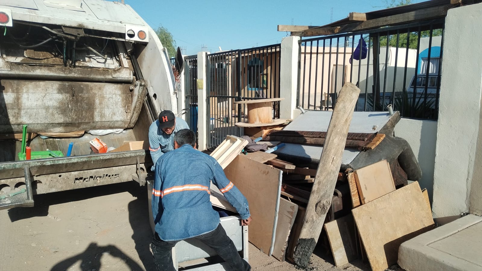 Retira Gobierno de Hermosillo 571 toneladas de campaña de descacharre