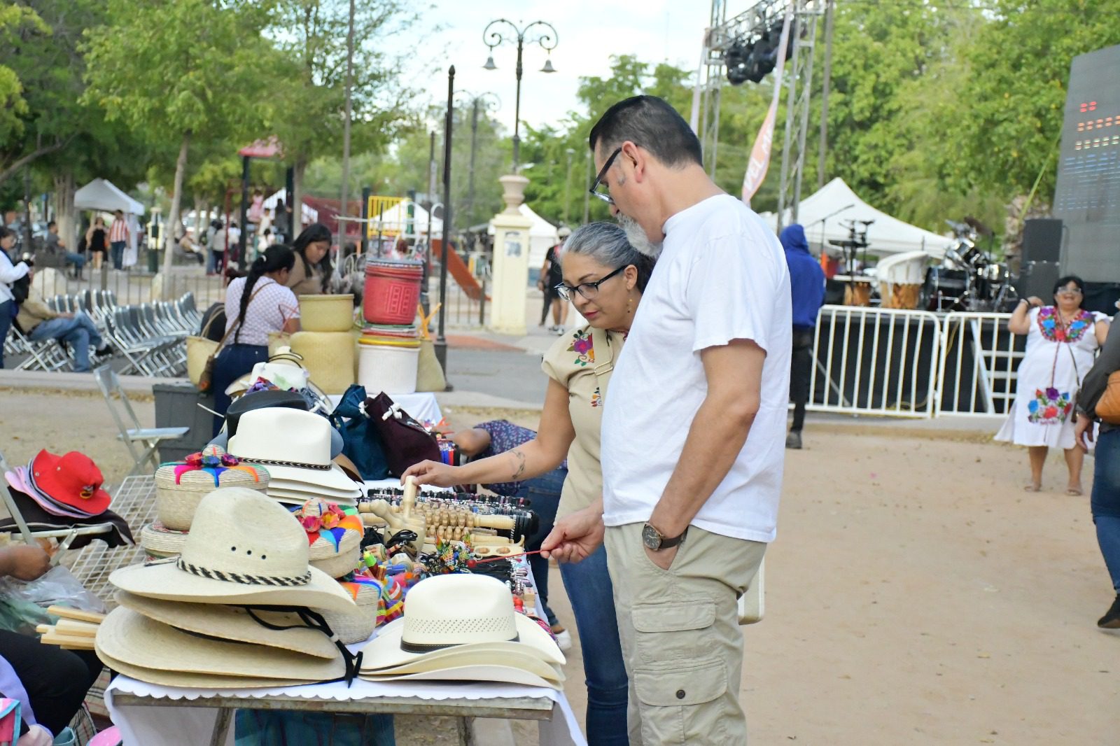 Exhortan a comerciantes a tramitar permisos para Fiestas del Pitic 2026