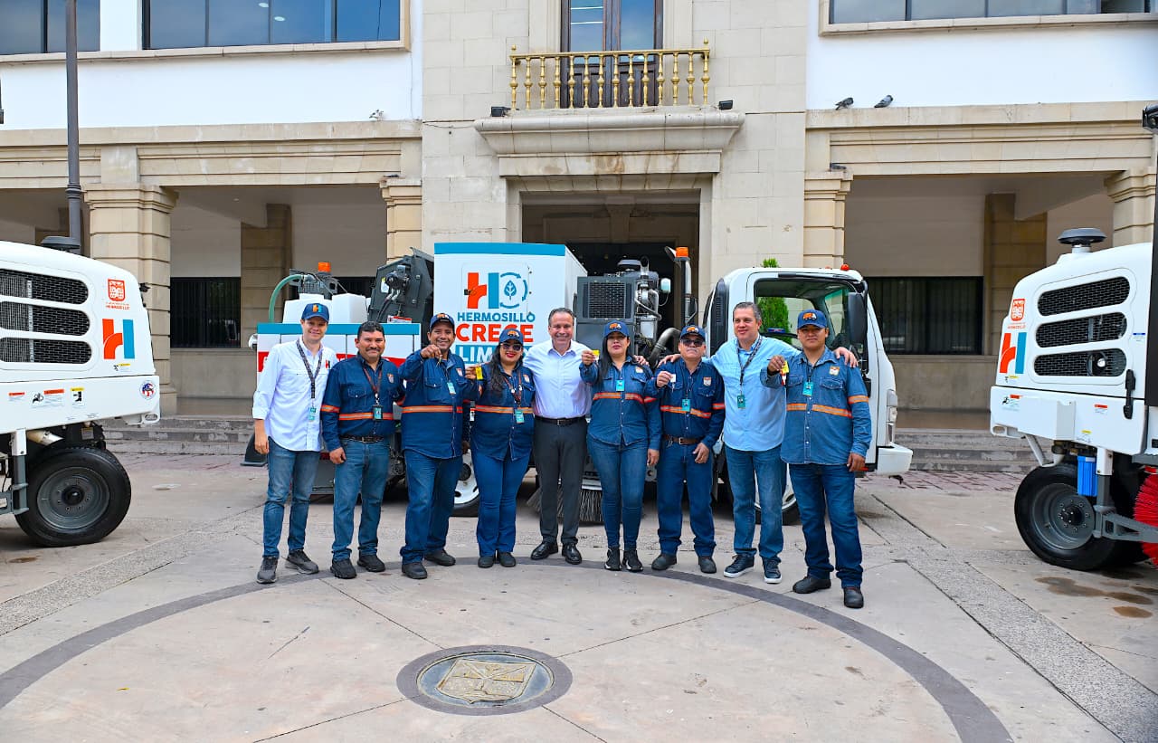 Mejora Toño Astiazarán limpieza de la ciudad; entrega cinco barredoras