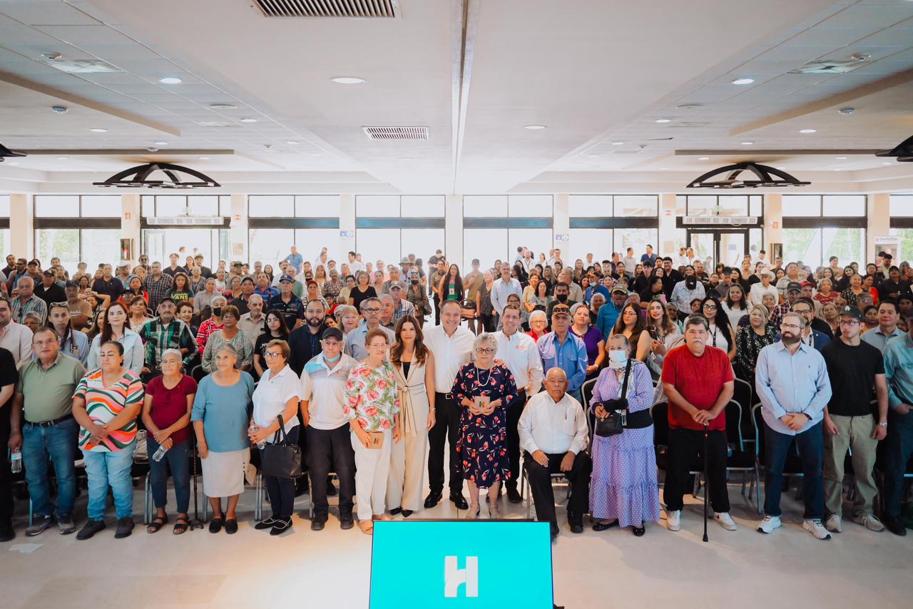Apoya Toño Astiazarán a adultos mayores con prótesis dentales