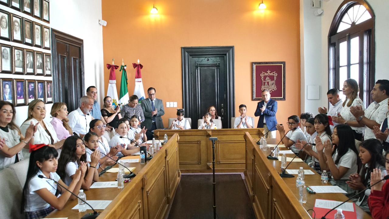 Toman protesta en Guaymas a integrantes del Cabildo Infantil 2026