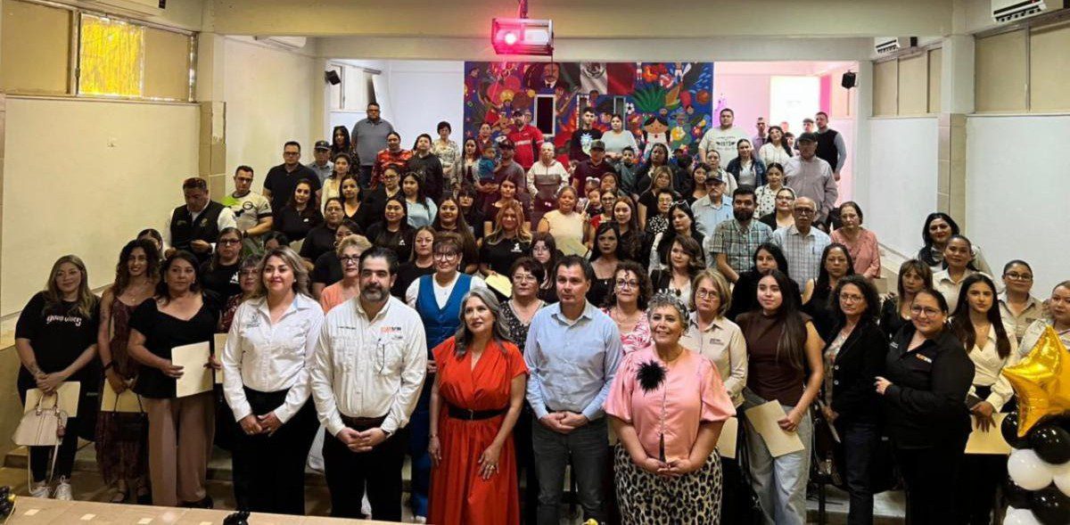 Entrega Gobierno de Sonora constancia a egresados de Icatson
