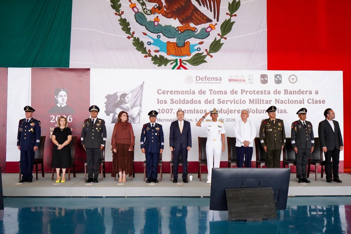 Encabeza Gobernador Durazo toma de protesta de Bandera del Servicio Militar Nacional
