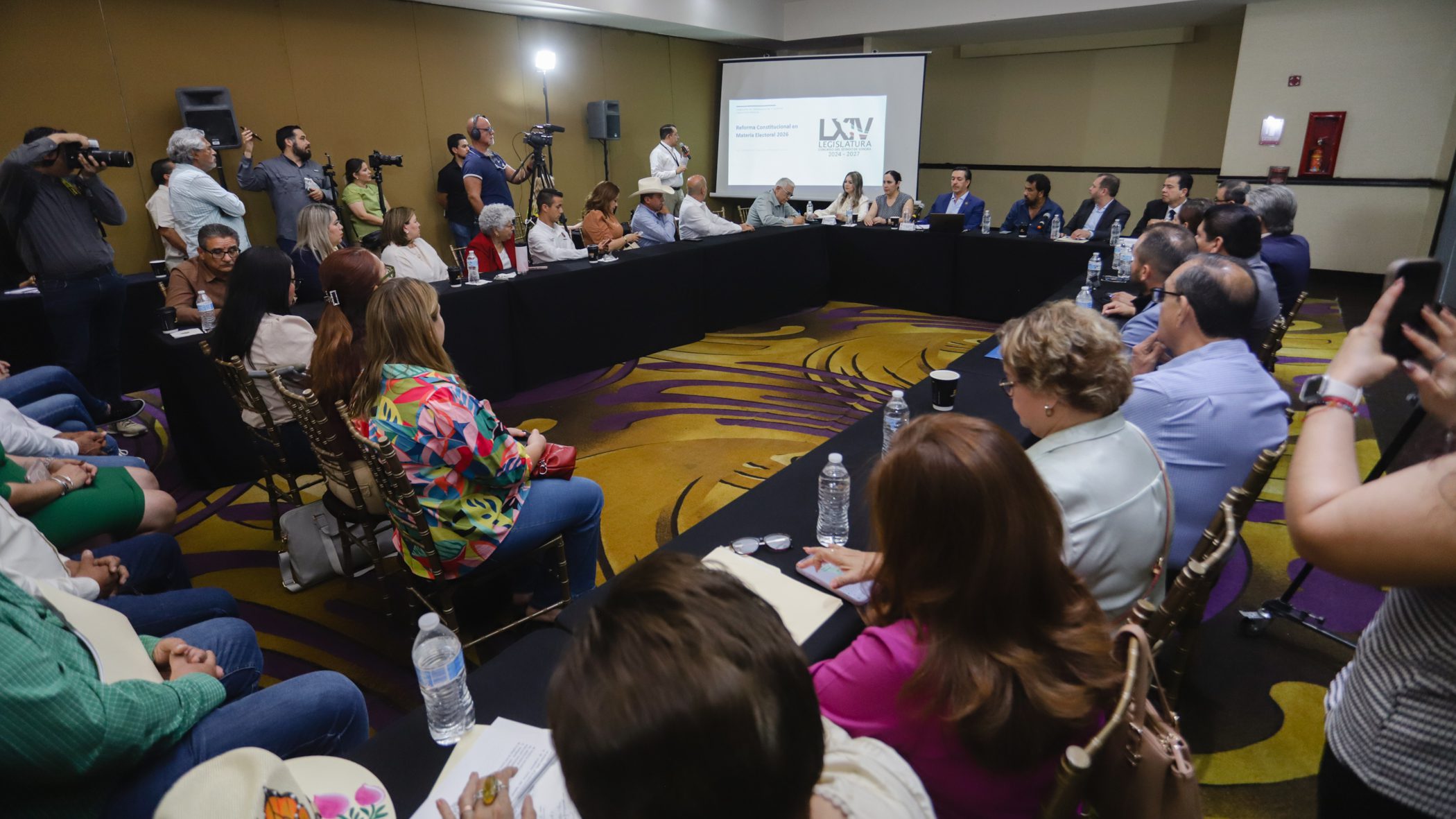 Socializa Congreso reforma constitucional en materia electoral en Hermosillo y Nogales