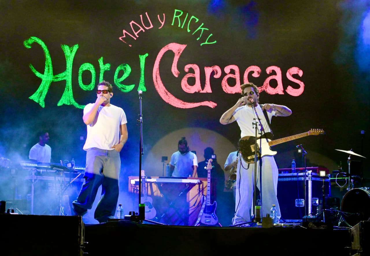 Mau y Ricky ponen a cantar a miles en arranque de Fiestas del Pitic