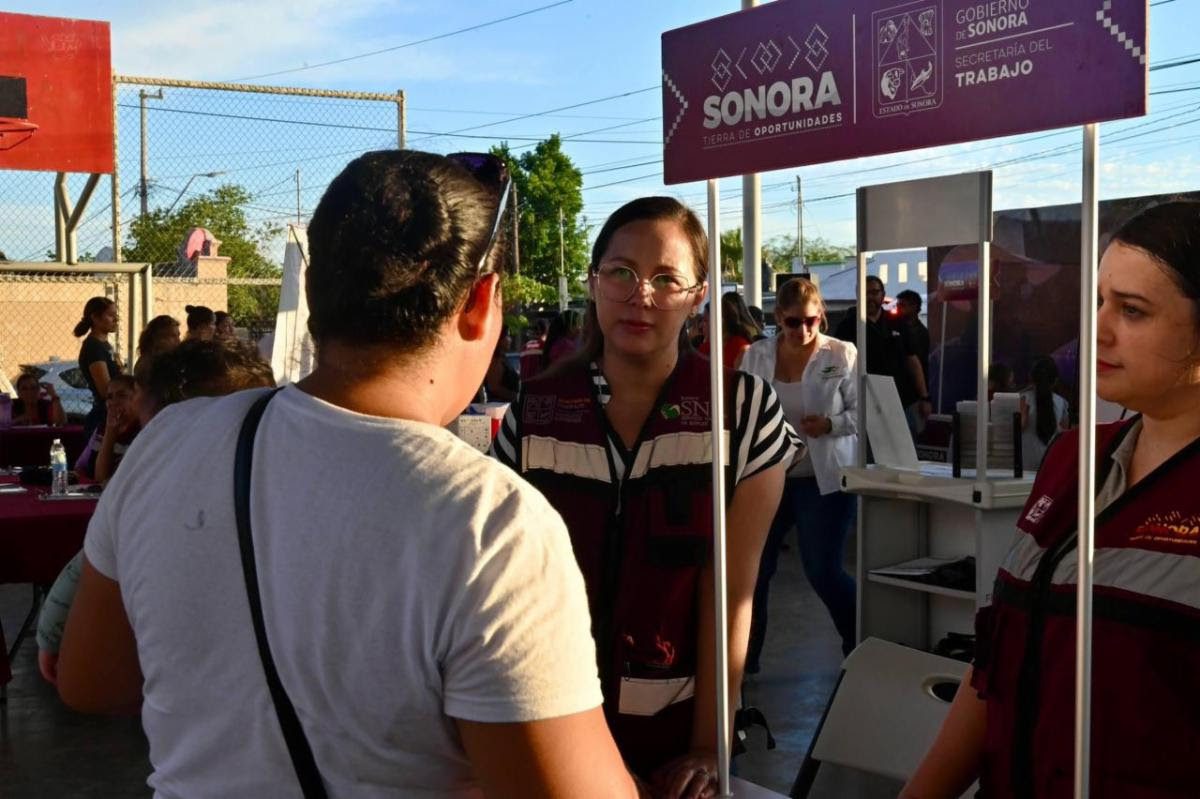 Brinda Gobierno orientación laboral en feria de servicios “Sonora Atiende”