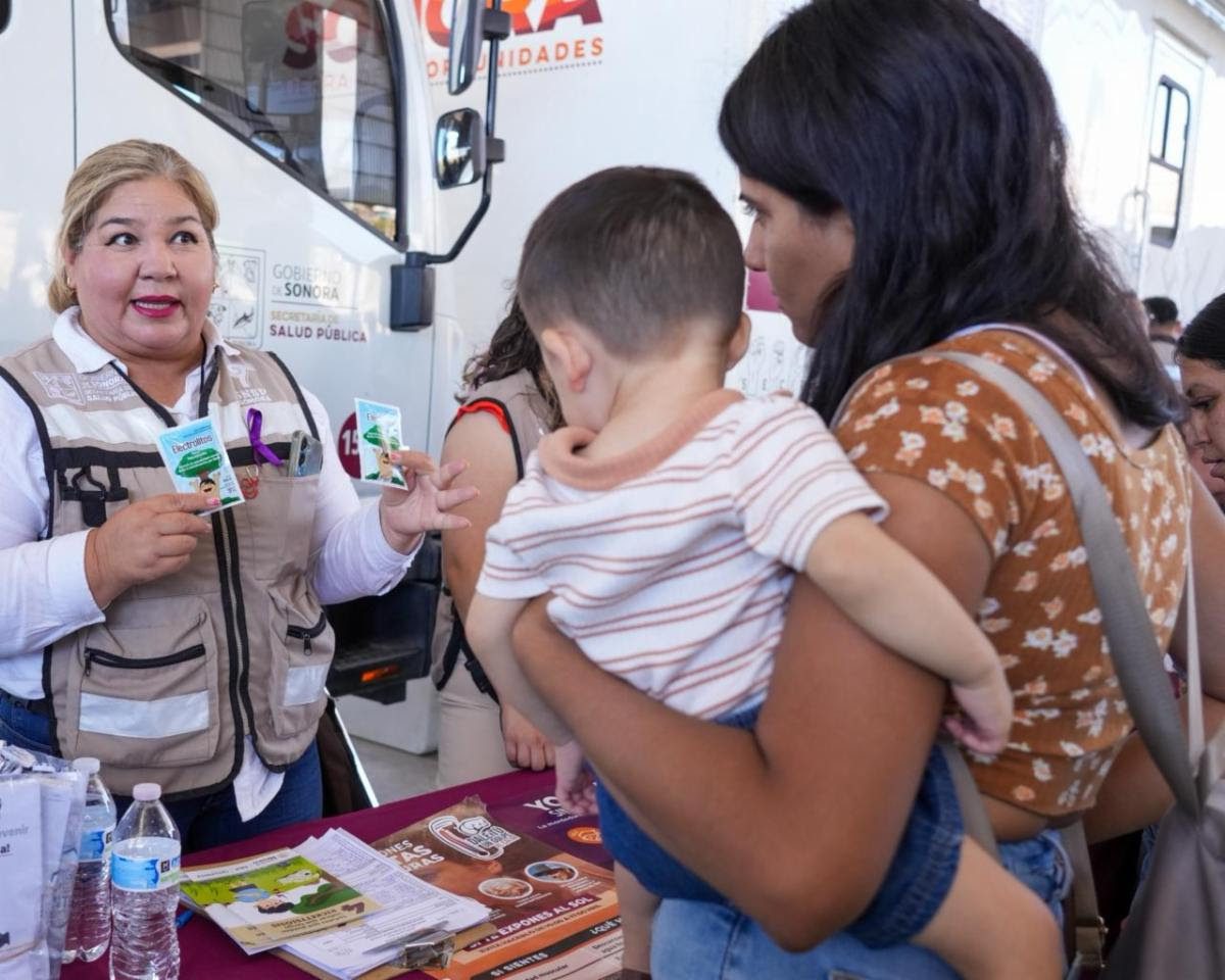 Acerca Salud servicios gratuitos con Clínicas Móviles en el sur y centro del estado